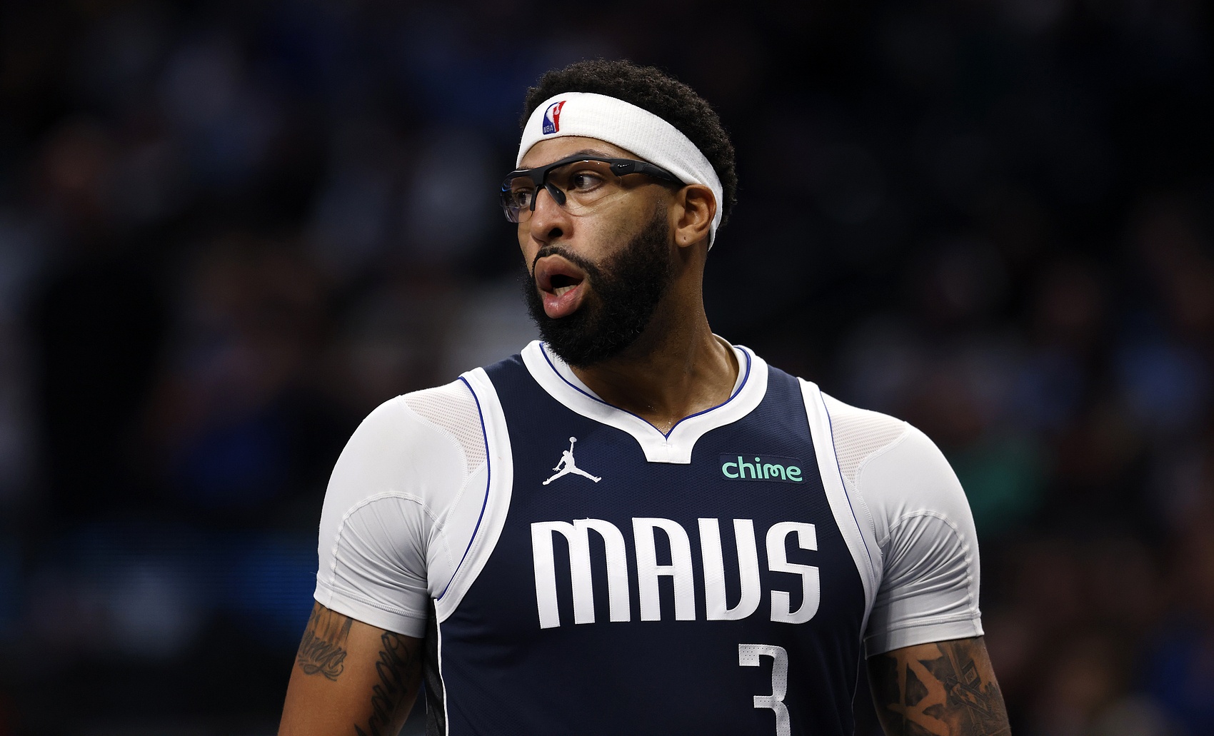 北京体育彩票官网-名记：老鹰和猛龙已不再就浓眉与独行侠进行任何实质性谈判